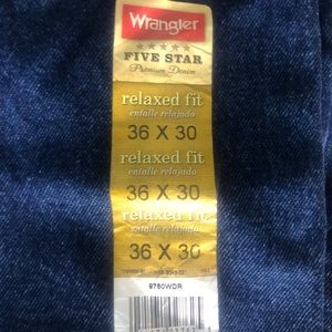 Men’s wrangler jeans relaxed fit 36 x 30